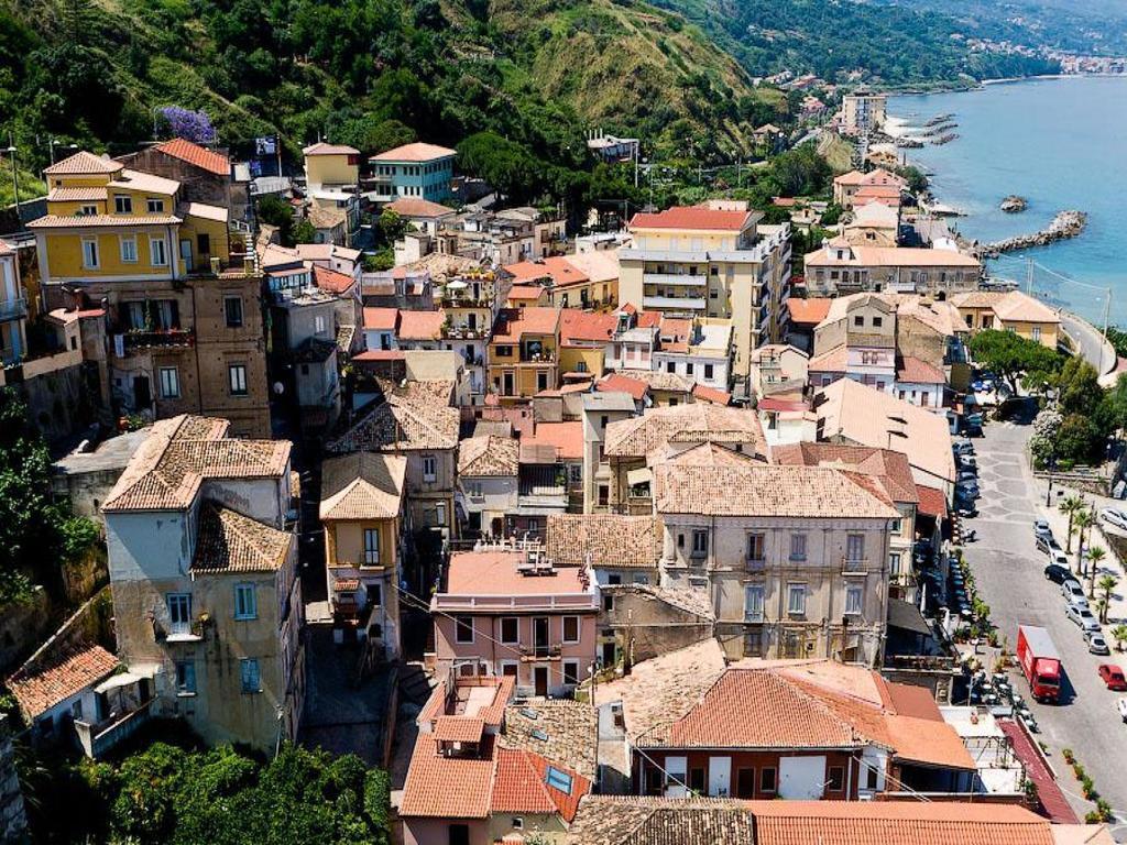 Apartment Difesa Pizzo Luaran gambar